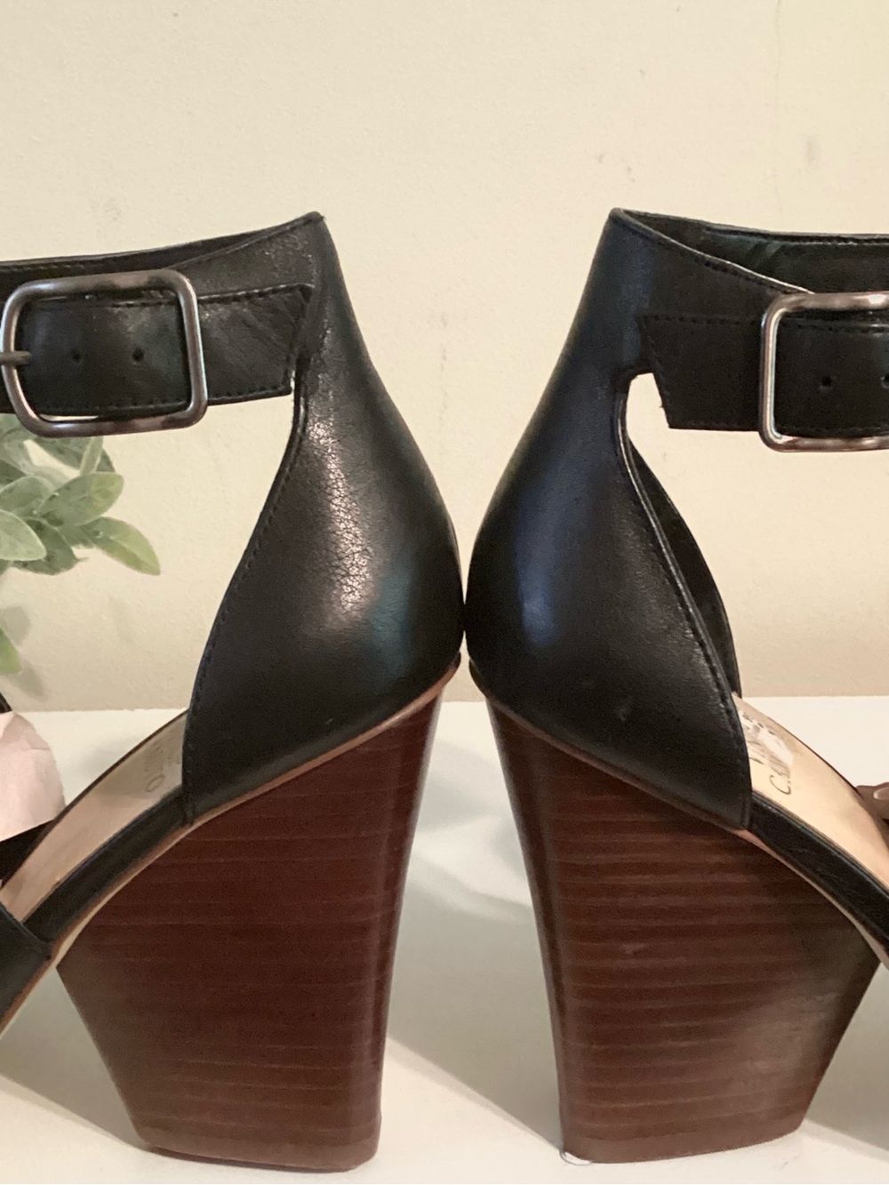 Vince Camuto Black Leather Peep Toe Block Heel Sandals Size 9 - Picture 6 of 10